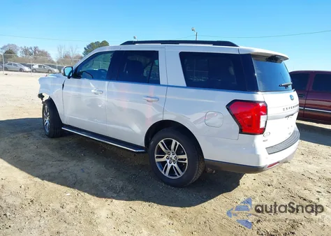 2023 Ford Expedition Xlt z USA, uszkodzony, nr VIN 1FMJU1J84PEA06797